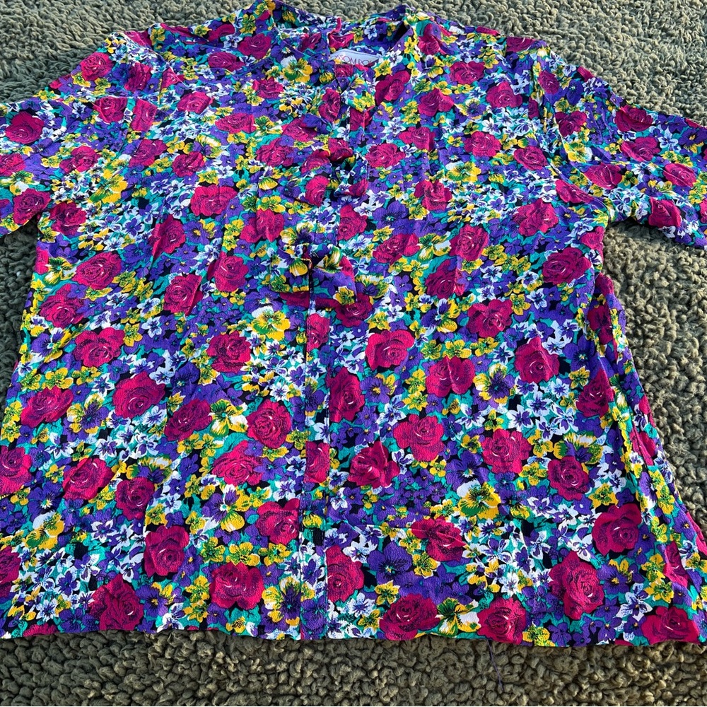 Vintage Blossom Rosen Floral Blouse with Bow Ties Detail and Button BacK Size 10